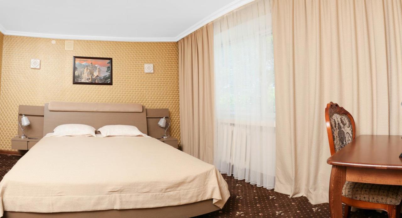Green City Hotel ムィコラーイウ エクステリア 写真